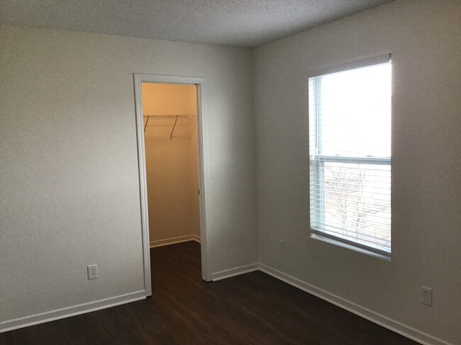 Building Photo - 14258 Marilyn Rd