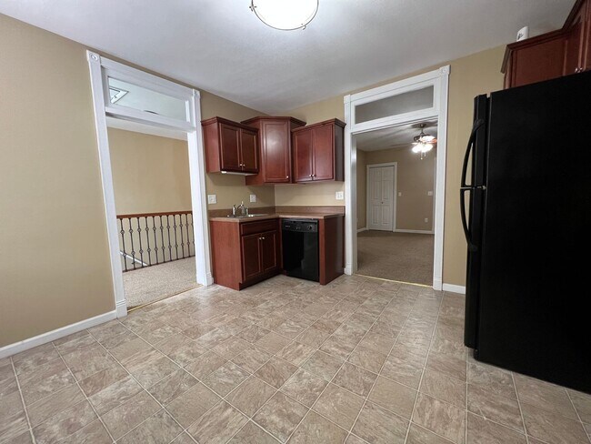 Building Photo - 512 Hampshire St