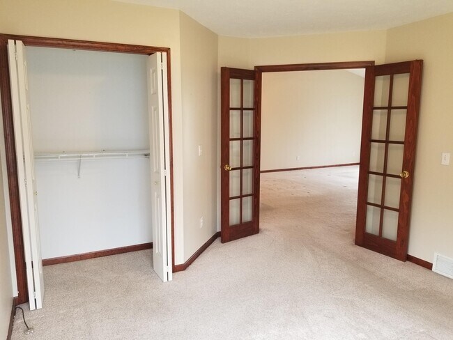 Building Photo - 1623 Lamberton Lake Dr NE