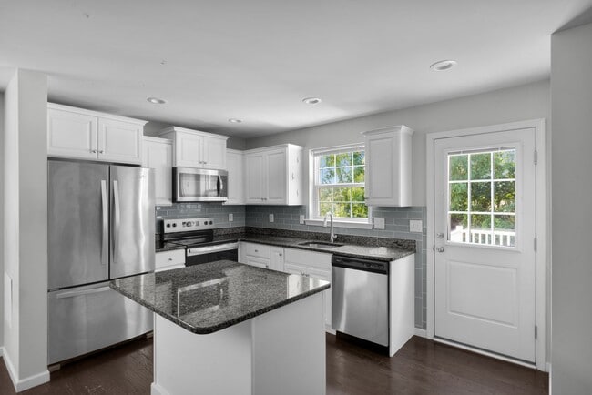Building Photo - Welcome to Bethlehem's Central Park West