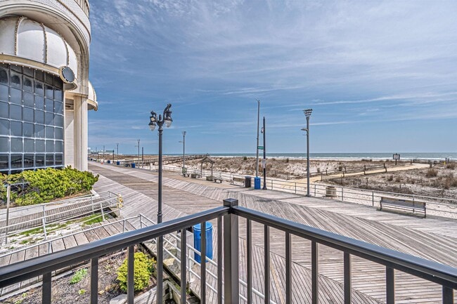 Building Photo - 3501 Boardwalk