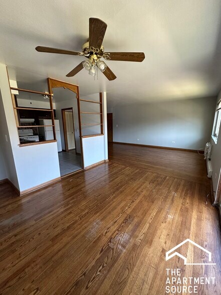 Building Photo - 1639 Oakwood Ave