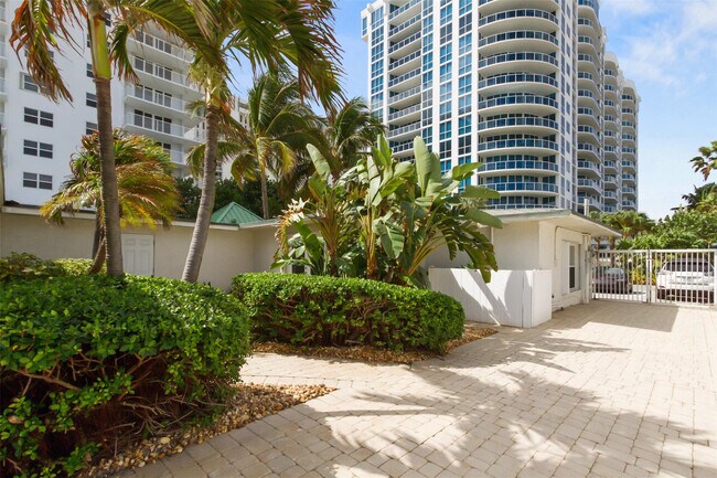 Building Photo - 800 Briny Ave