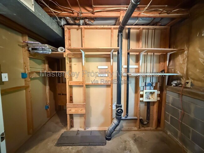 Building Photo - 704 E Dynasty Dr