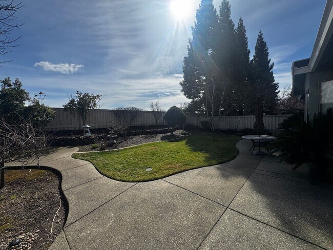 Building Photo - SOLAR HOME IN LINCOLN SUN CITY 55+ DEL WEBB COMMUNITY!