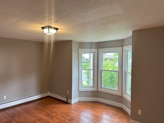 Building Photo - 32-34 Spruce Street