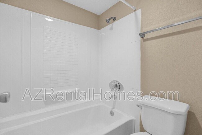 Building Photo - 1075 E Chandler Blvd