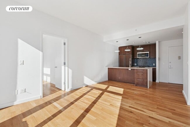 Building Photo - 342 E 110th St