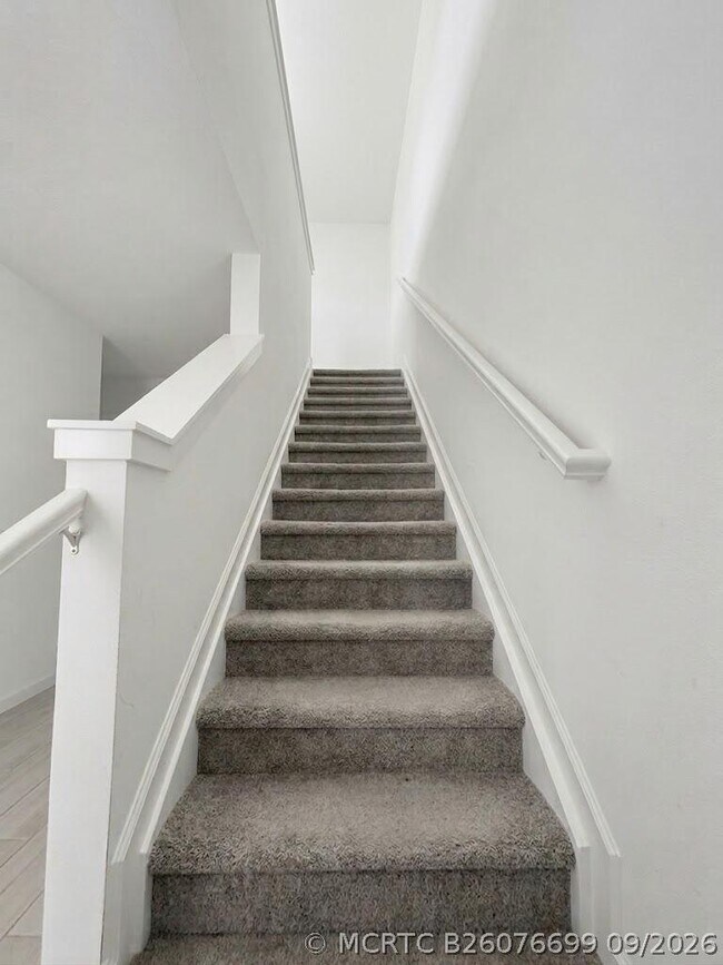 Building Photo - 16483 Helix Ct