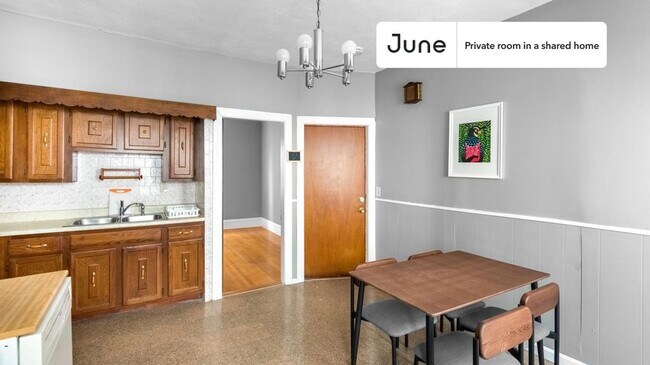 Building Photo - 106 Beacon St