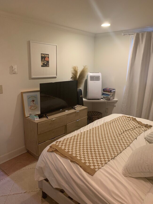 Building Photo - 4206 Washington Blvd