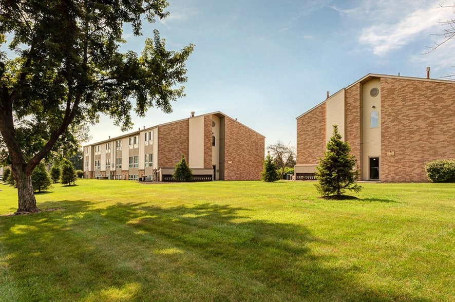 Pine Crossing Apartments 3691 Windward Way Columbus OH 43204