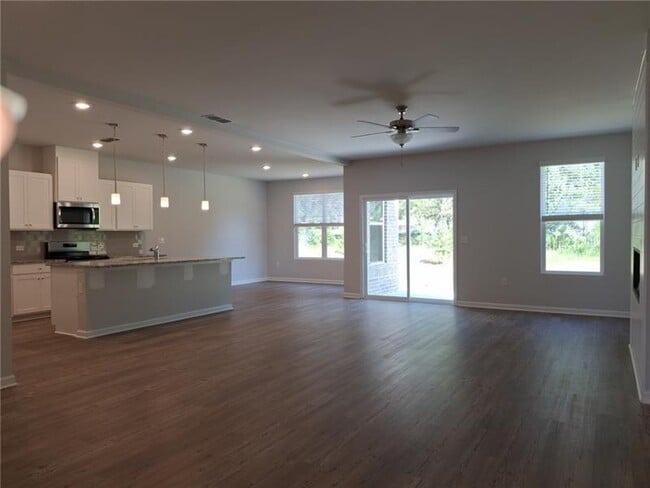 Building Photo - 84 Green Love Ln