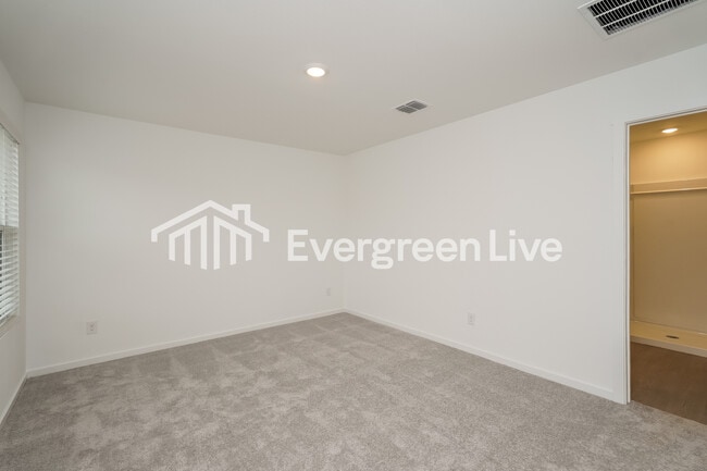 Building Photo - 808 Dressage Ln