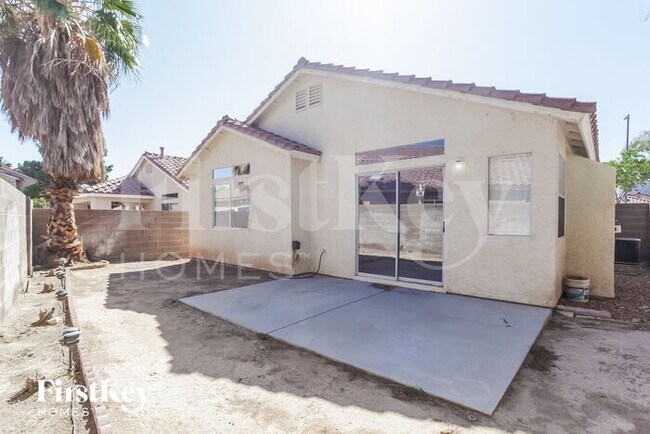 Building Photo - 7284 Golden Star Ave