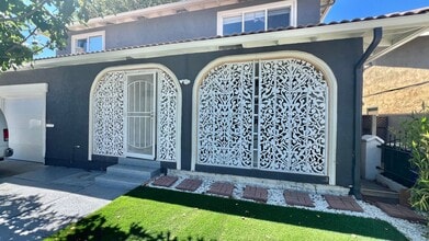 Building Photo - Lovely House 4BR 2.5BA with Large Backyard