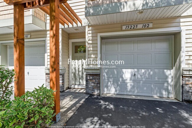 Building Photo - Two Bedroom Condo in Progress Ridge - Lake...