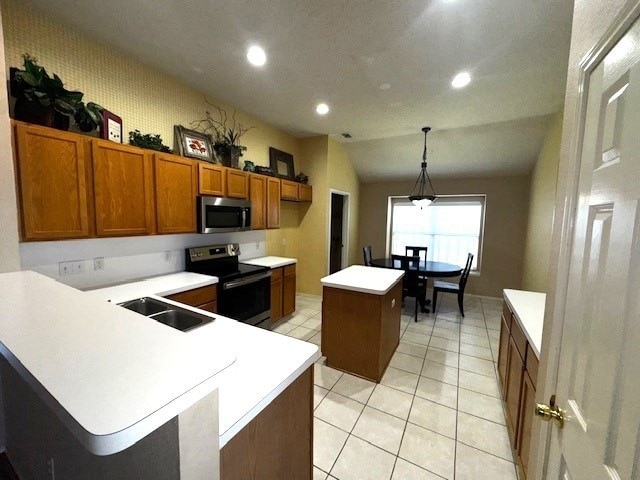 Building Photo - 2501 Redfield Dr