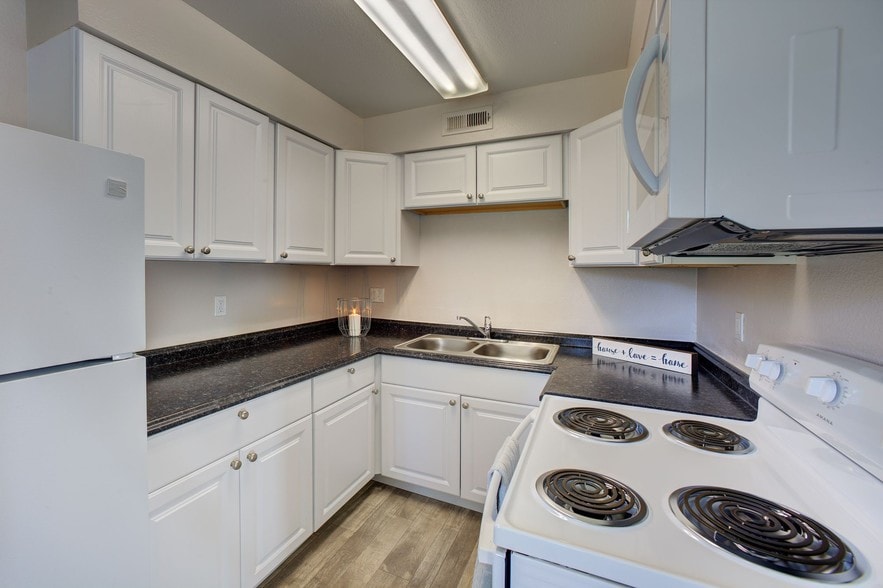 Fair Oaks Apartments 2430 Fair Oaks Blvd Sacramento CA 95825