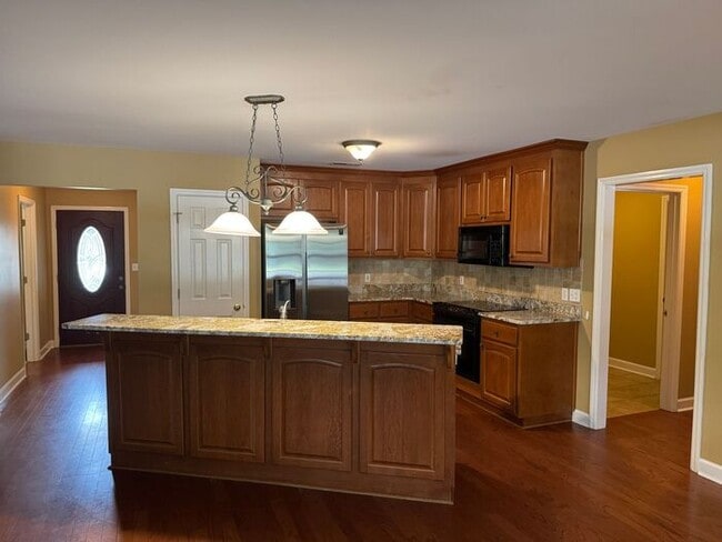 Building Photo - Hampton Cove home with EV Plug