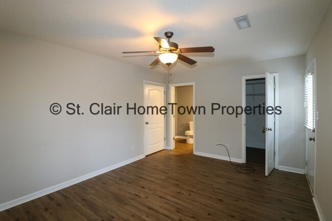 Building Photo - Close to Honda