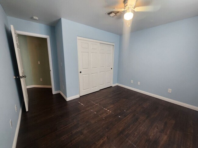 Building Photo - ***$100 off 1st Month Rent*** 3 BEDROOM 2 ...