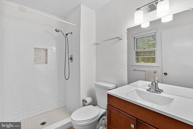 Building Photo - 4222 Braeburn Dr