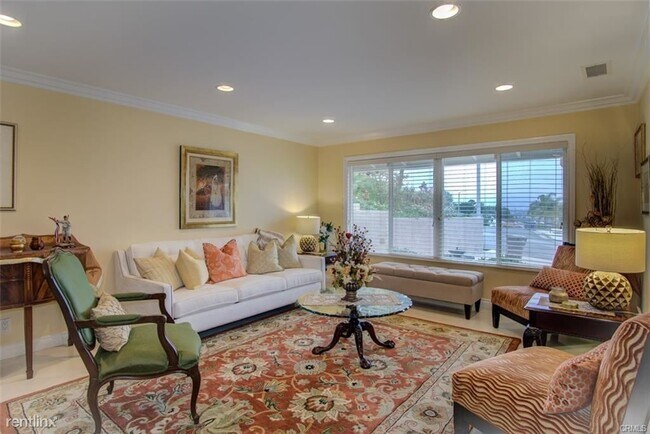 Building Photo - 3 br, 2 bath House - 450 Teakwood Ave