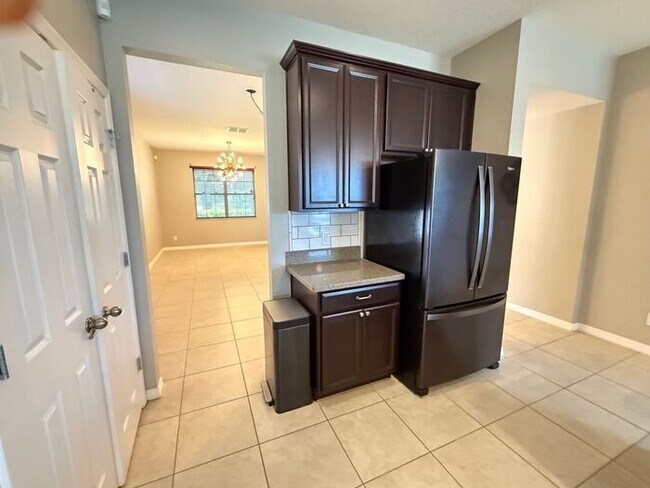 Building Photo - 5/3 Near Clermont -$500 OFF THE FIRST MONTH'S RENT