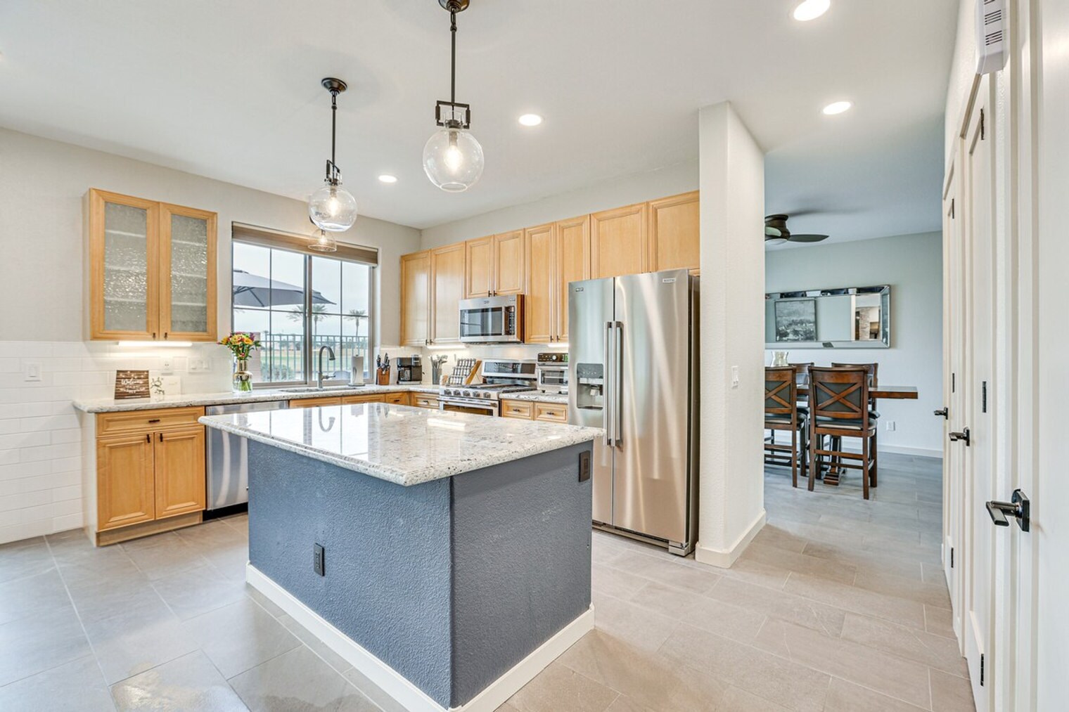 Building Photo - 13716 W Cypress St