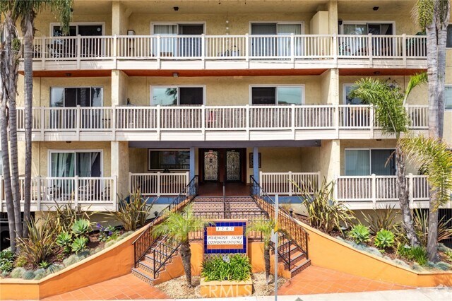 Building Photo - 1707 Pacific Coast Hwy