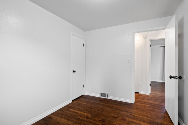 Building Photo - Spacious Five Bedroom Shadle Park Rancher