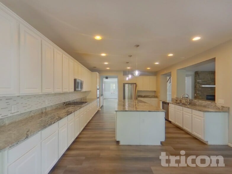 Building Photo - 7457 Mistydawn Dr