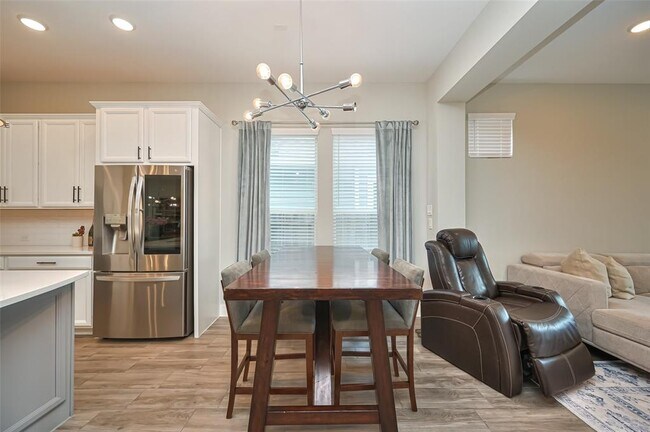 Building Photo - 17026 Canosa Dr