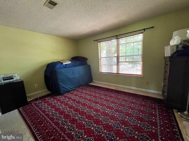 Building Photo - 12100 Greenway Ct