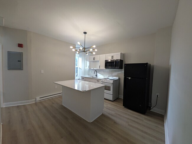 Building Photo - 434 N 52nd St