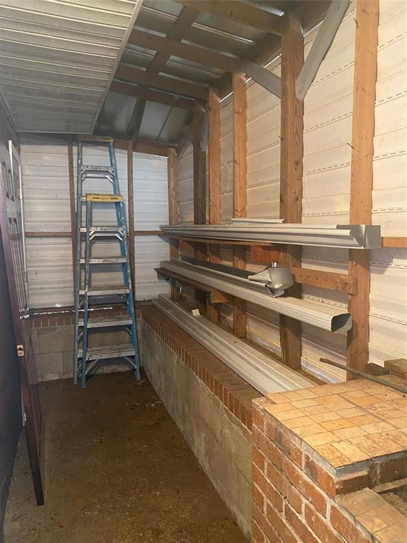 Building Photo - 2052 Midway St