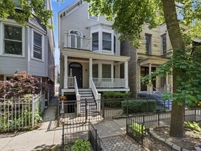 Building Photo - 3327 N Kenmore Ave