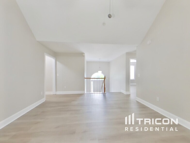 Building Photo - 107 Hearthstone Walk
