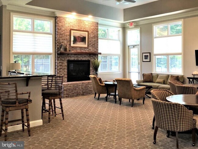 Building Photo - 634 Oyster Bay Pl
