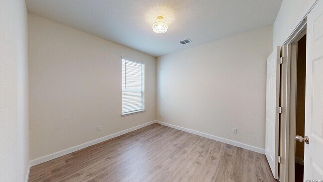 Building Photo - 344 Autumn Rouge