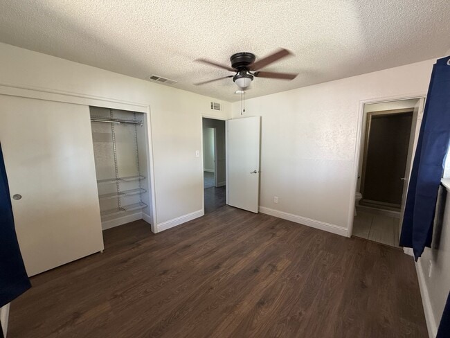 Building Photo - 159 W Burlwood Ln