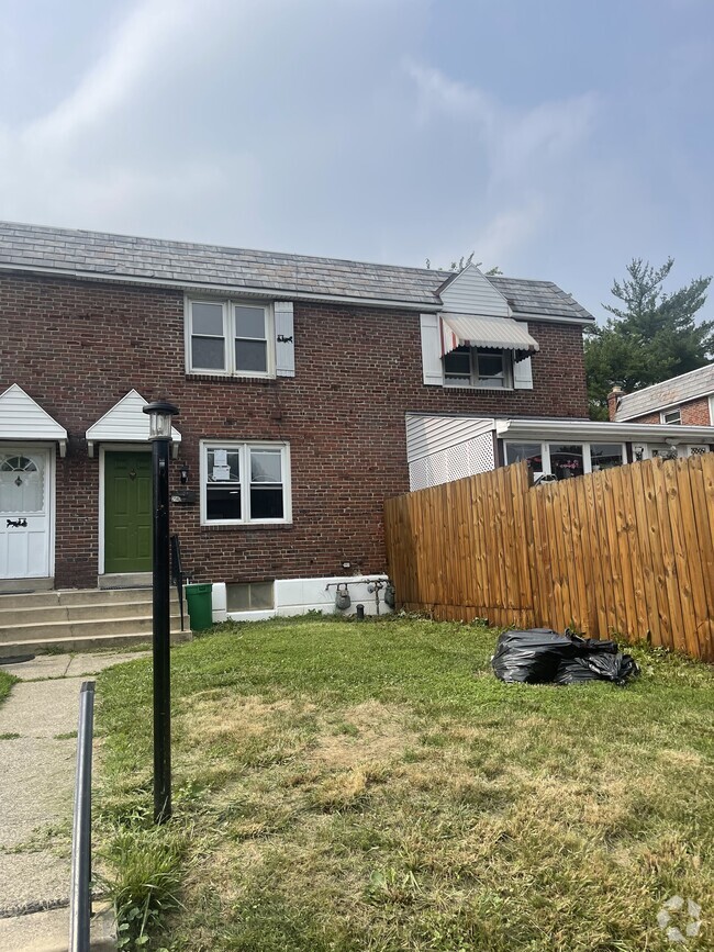 Building Photo - 2140 Baker Dr