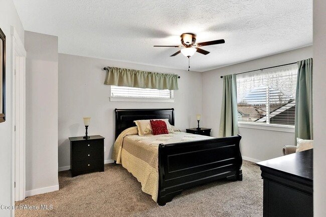 Building Photo - Coeur d'Alene Place – 3 Bed, 2.5 Bath Home...