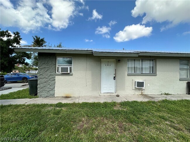 Building Photo - 3215 Jeffcott St