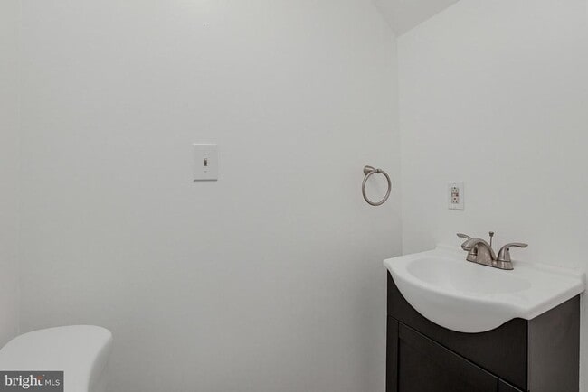 Building Photo - 7607 Maryknoll Ave