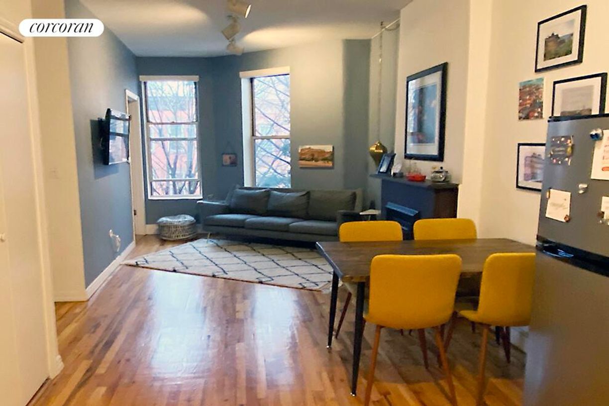 Building Photo - 401 Douglass St