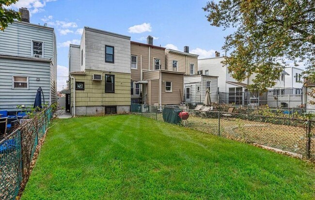 Building Photo - 88-23 75th St
