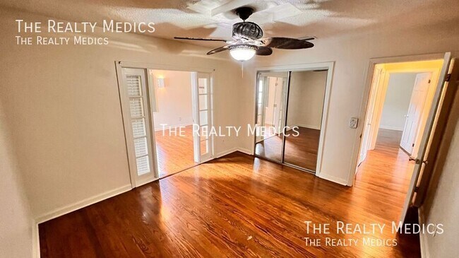 Building Photo - 1807 N Park Ave