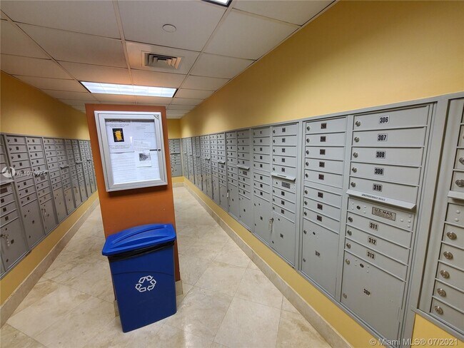 Building Photo - 7355 SW 89th St